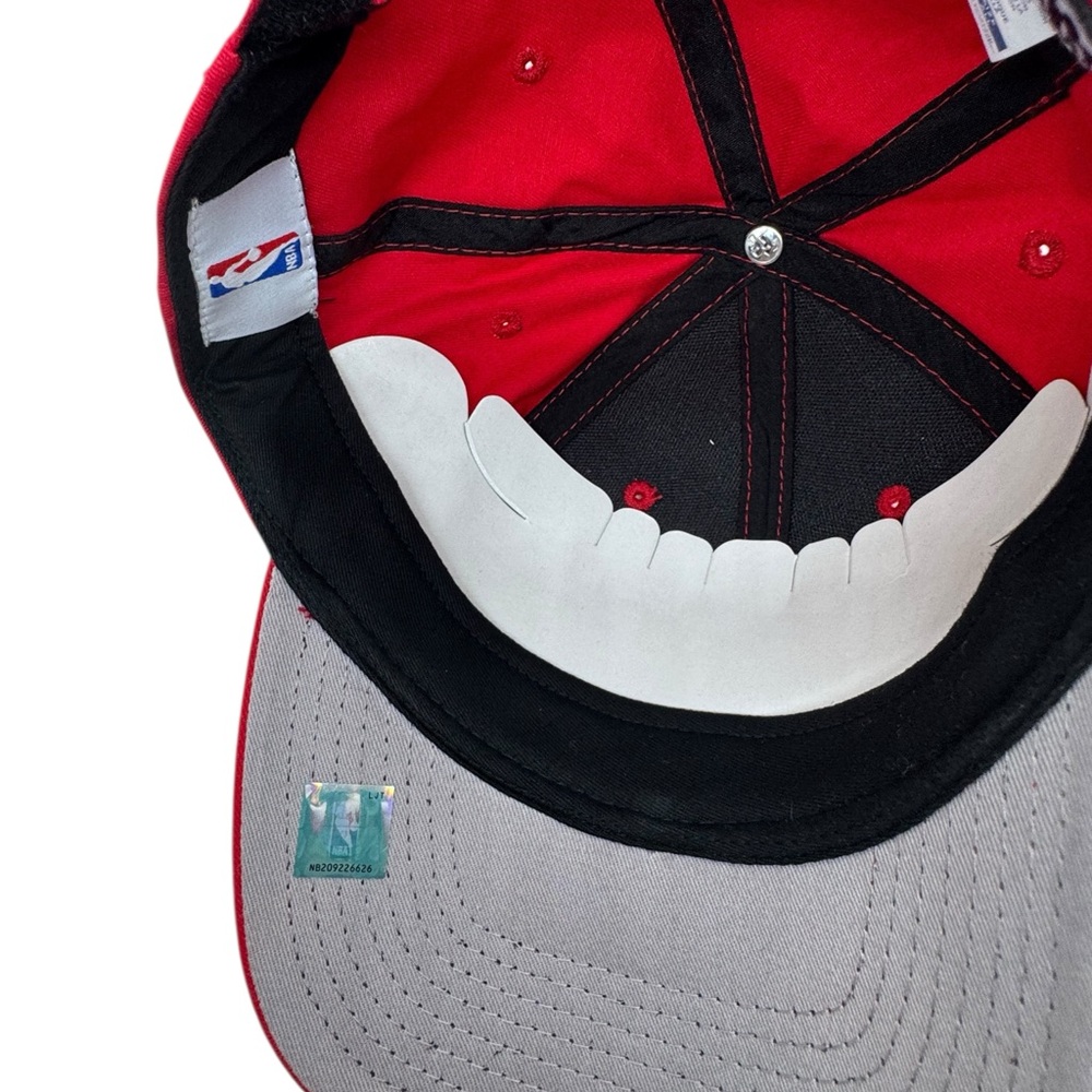 NBA Chicago Bulls Fan Favorite Cap - Picture 9 of 16